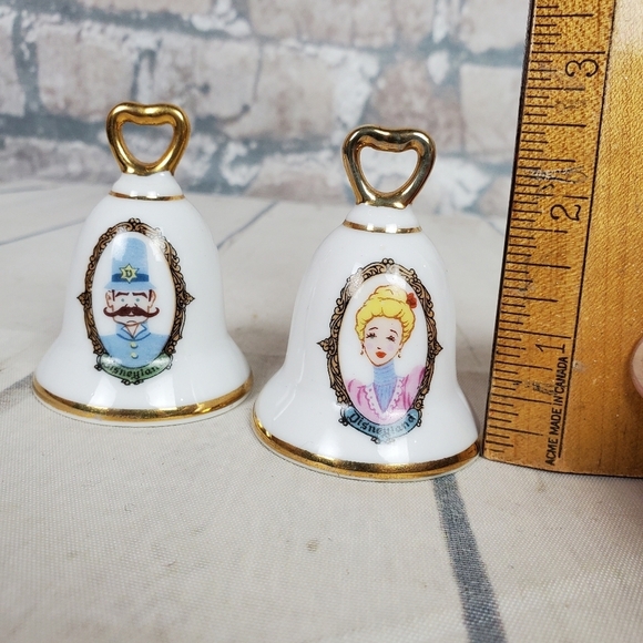 Vintage Disneyland Souvenir Bell Salt and Pepper Shakers Japan - Picture 11 of 13